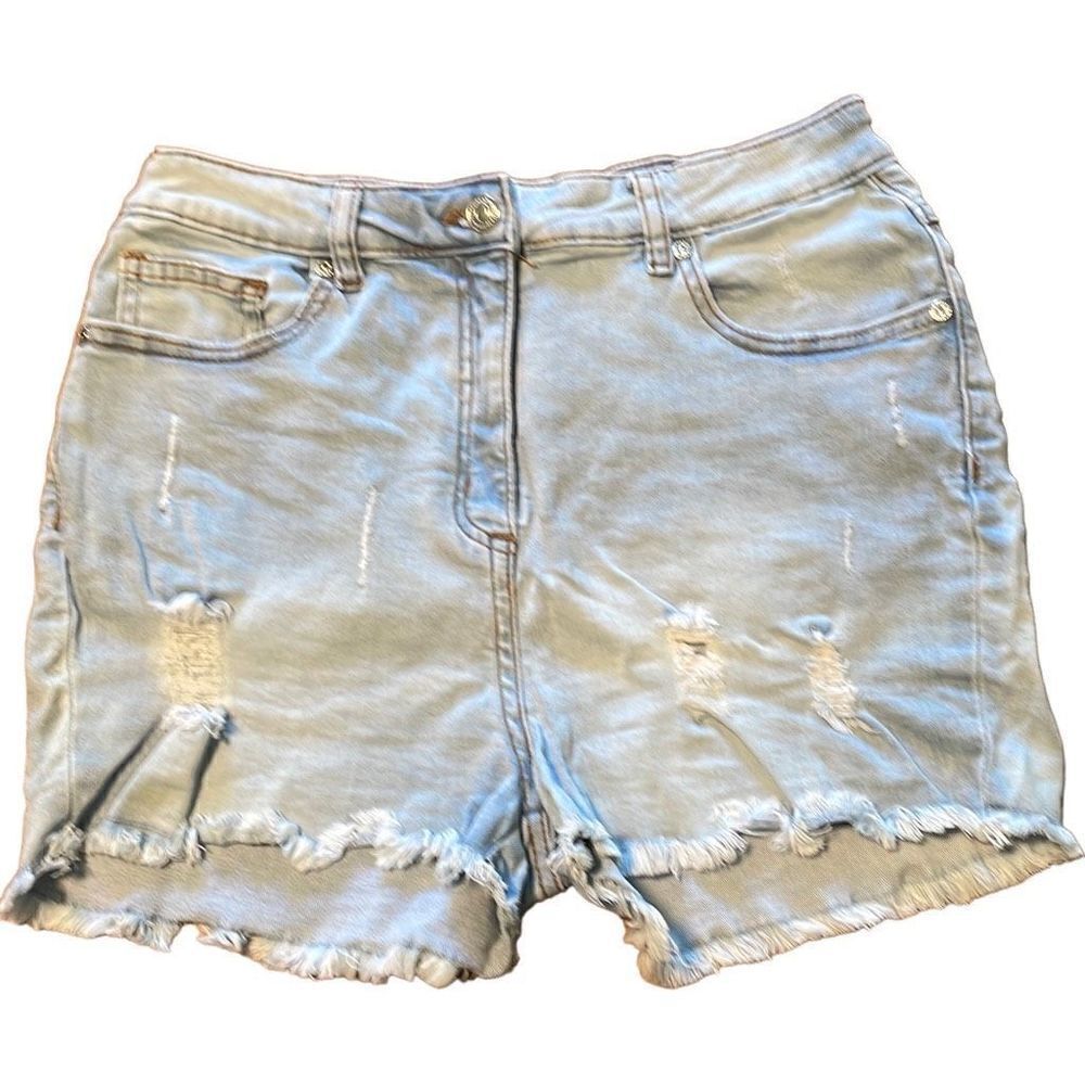 Parisian light wash stretch distressed jean shorts size 8